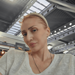 Анита Нововић